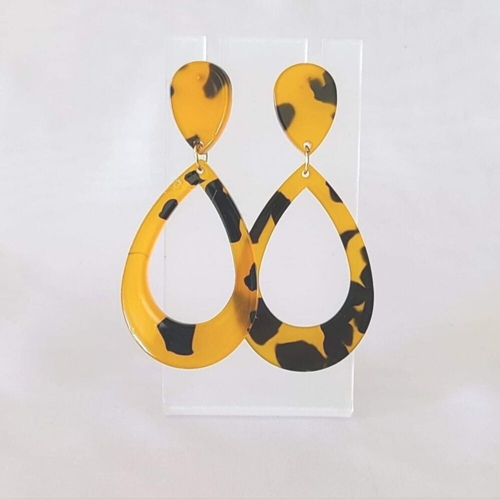 New cheetah print acrylic earrings